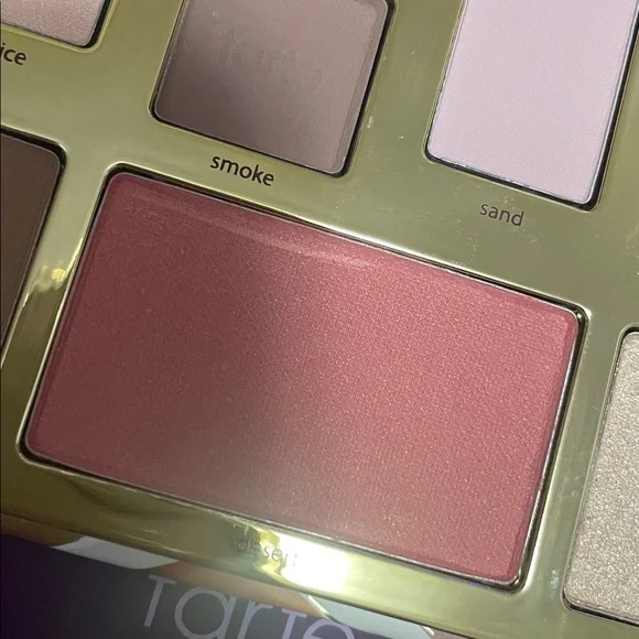 TARTE “CLAY PLAY MUST-HAVE” EYE AND CHEEK PALETTE - Picture 5 of 9